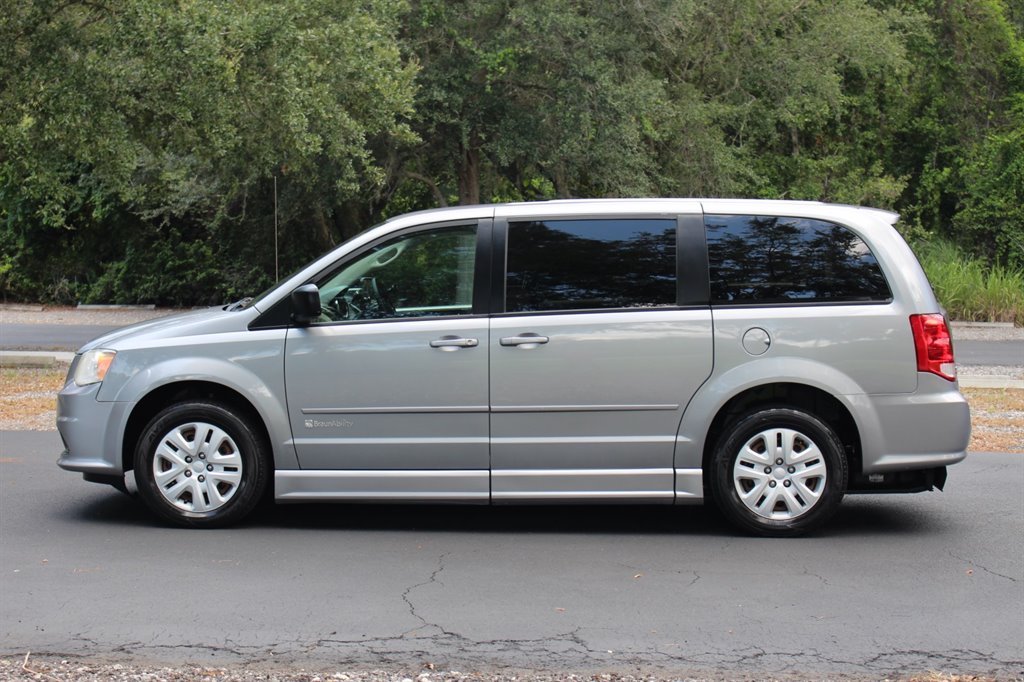 2015 Dodge Grand Caravan - $28,995