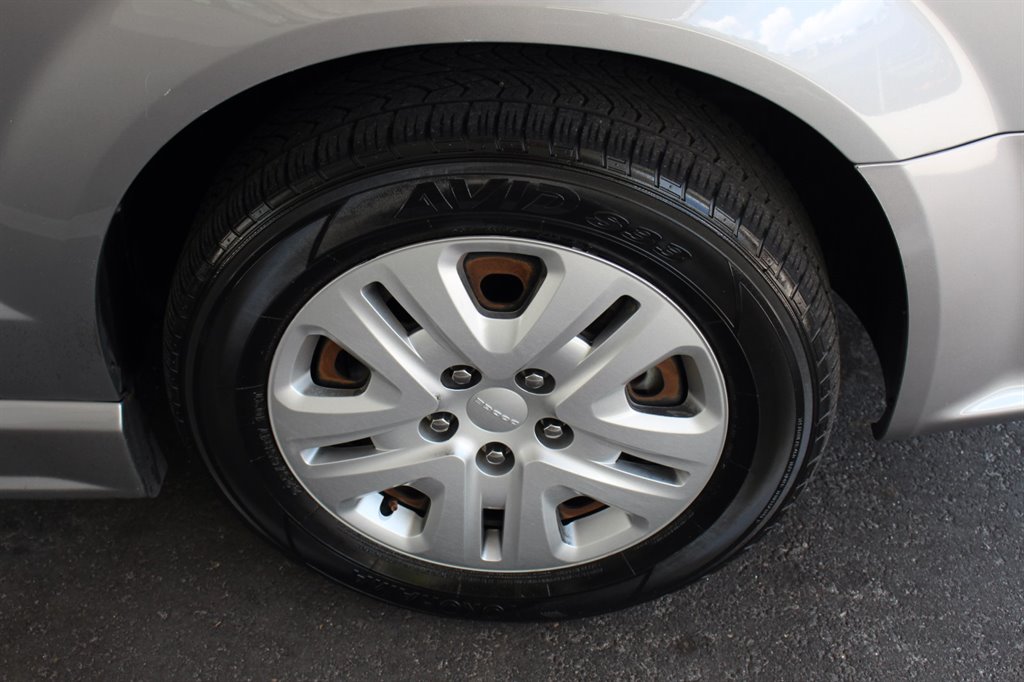 2015 Dodge Grand Caravan - $28,995