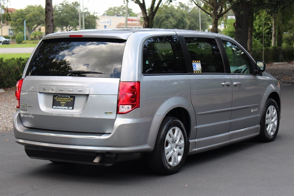 2015 Dodge Grand Caravan - $28,995