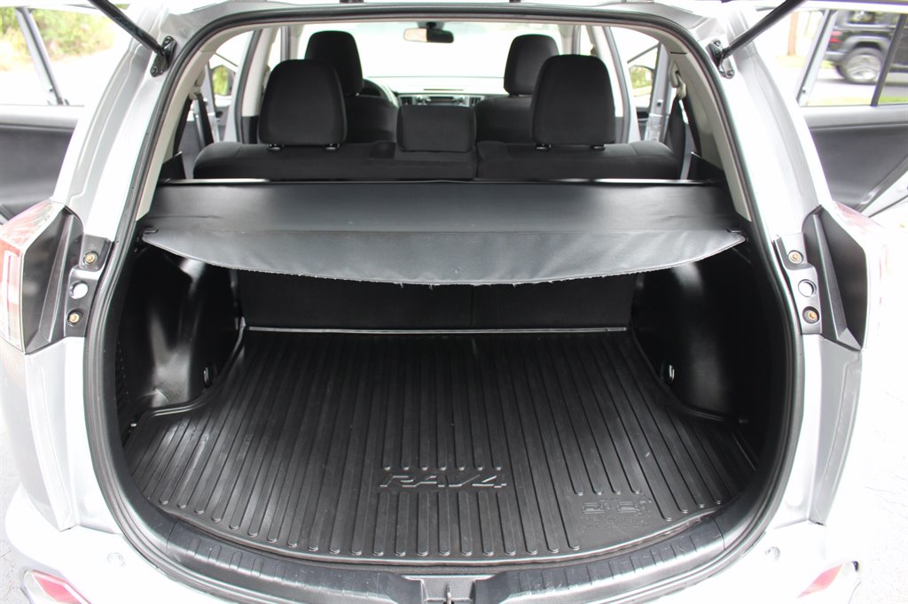 2018 Toyota RAV4 - $17,995