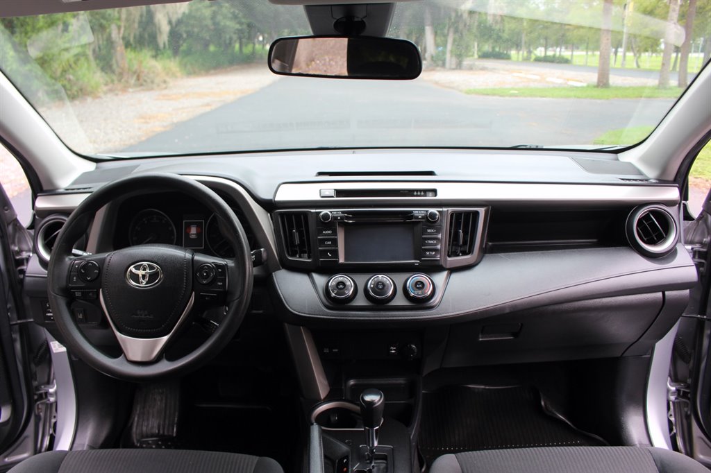 2018 Toyota RAV4 - $17,995