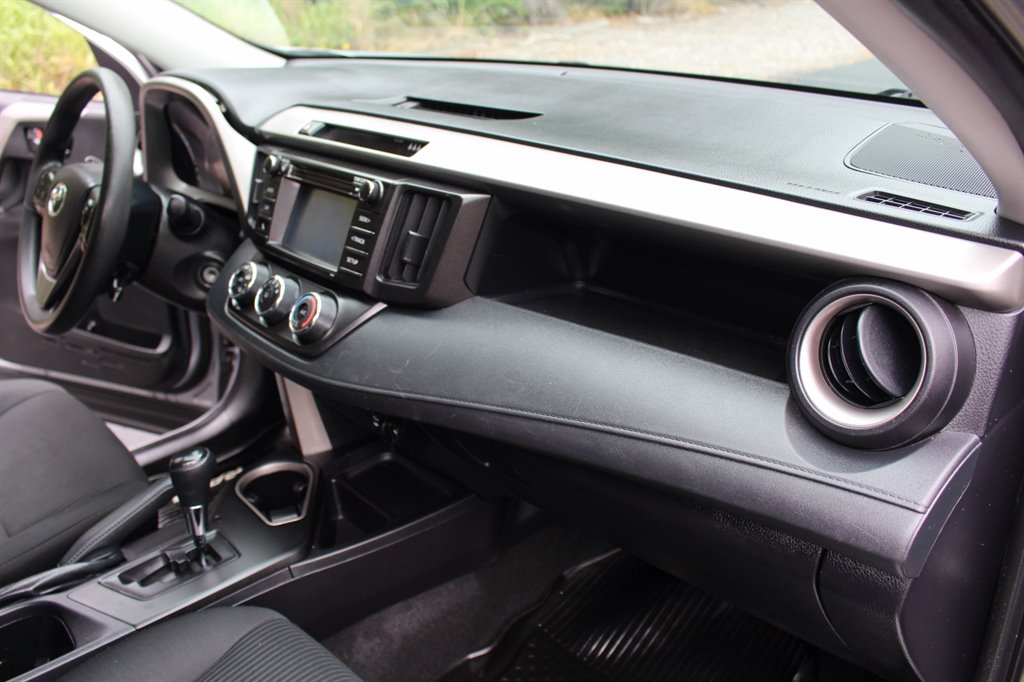 2018 Toyota RAV4 - $17,995