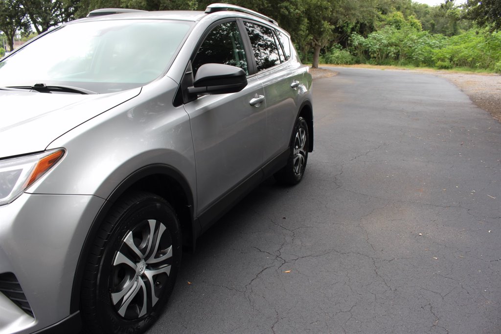 2018 Toyota RAV4 - $17,995