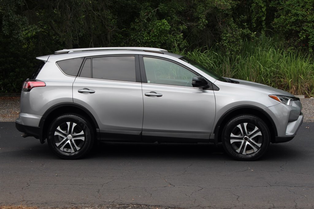 2018 Toyota RAV4 - $17,995