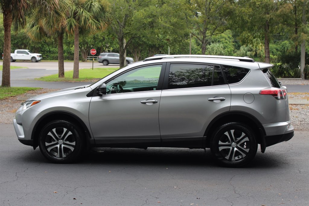 2018 Toyota RAV4 - $17,995