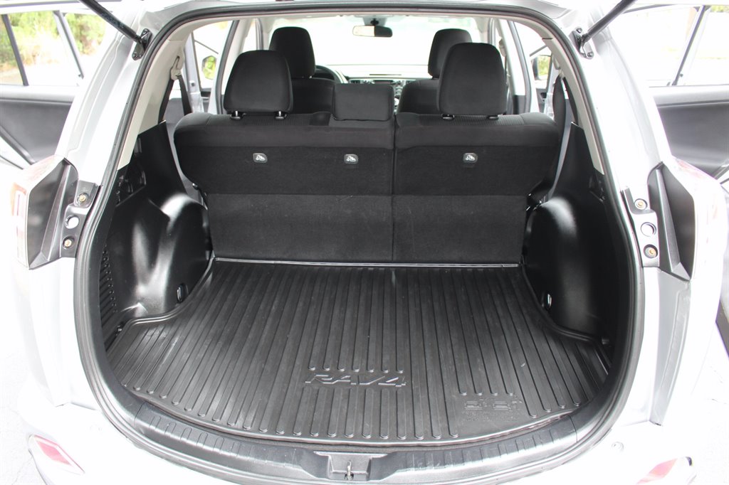 2018 Toyota RAV4 - $17,995
