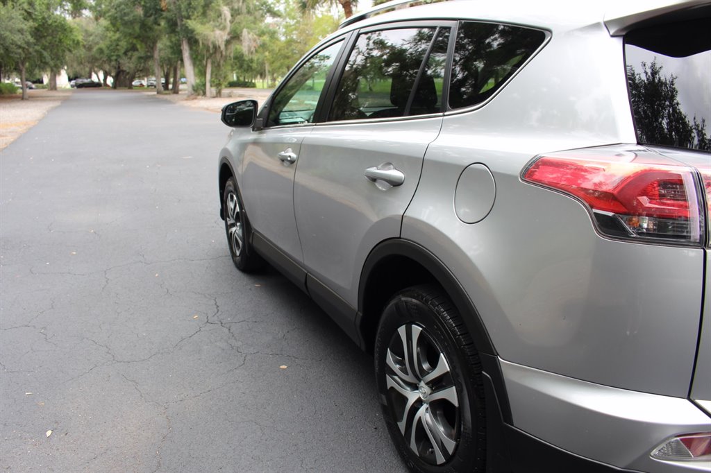 2018 Toyota RAV4 - $17,995