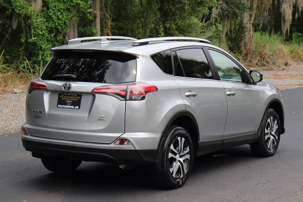 2018 Toyota RAV4 - $17,995