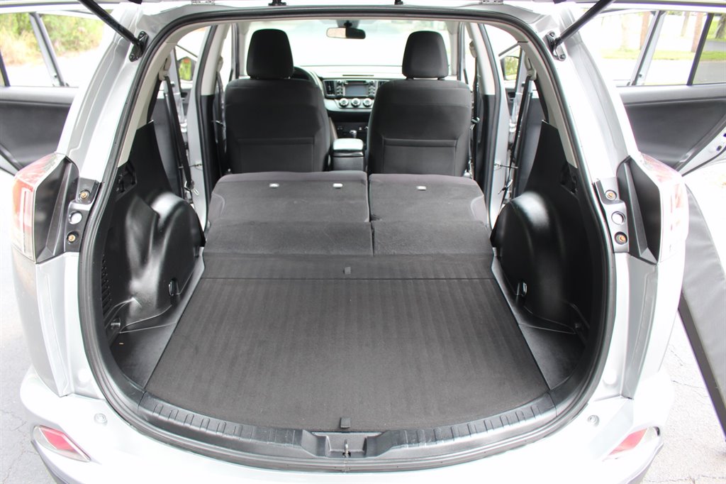 2018 Toyota RAV4 - $17,995