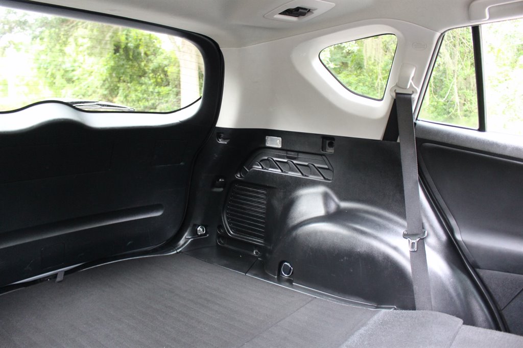 2018 Toyota RAV4 - $17,995