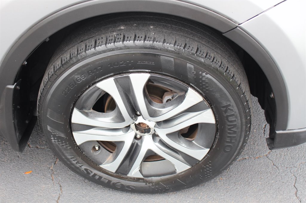 2018 Toyota RAV4 - $17,995