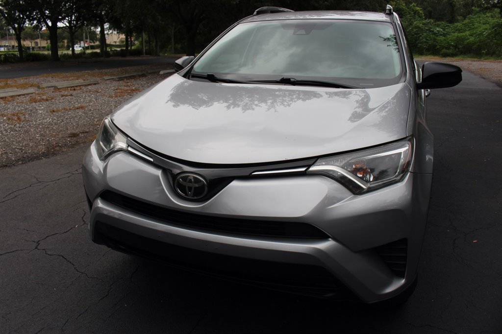 2018 Toyota RAV4 - $17,995