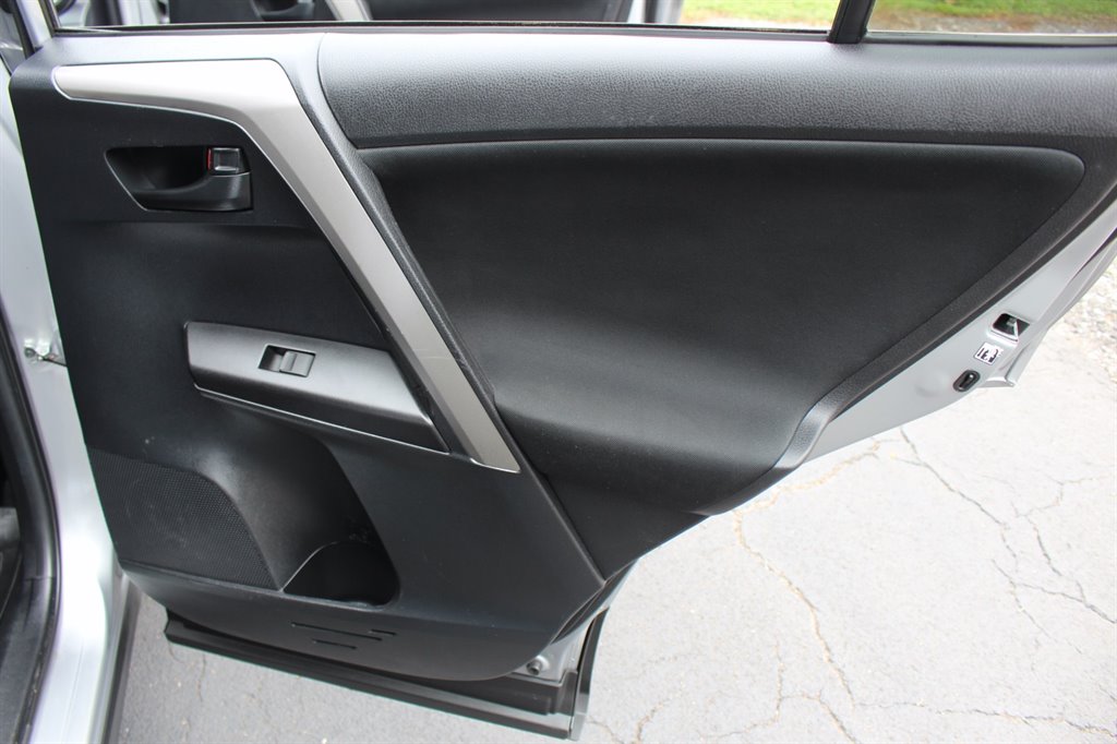 2018 Toyota RAV4 - $17,995