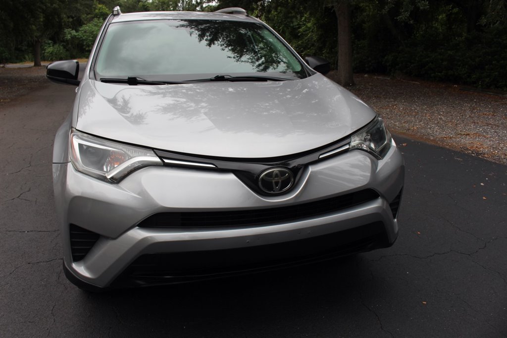 2018 Toyota RAV4 - $17,995