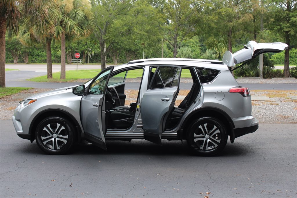 2018 Toyota RAV4 - $17,995