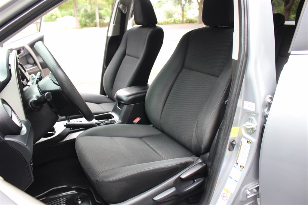 2018 Toyota RAV4 - $17,995