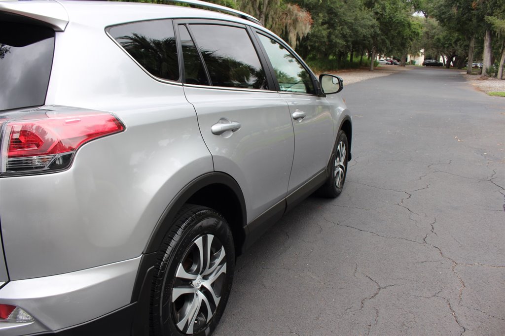 2018 Toyota RAV4 - $17,995