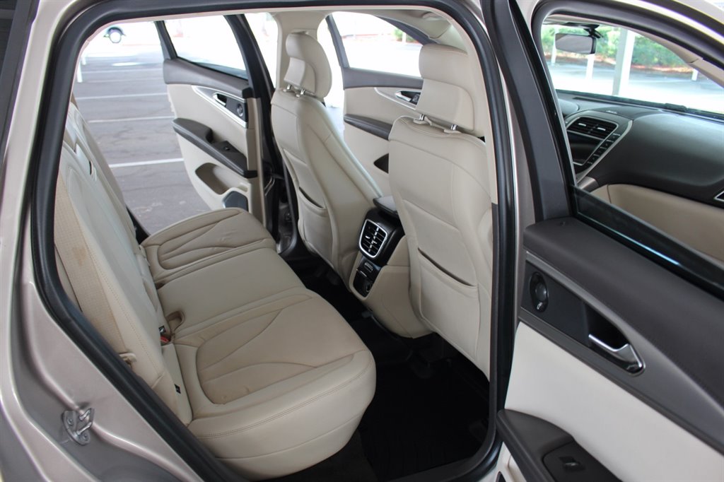 2019 Lincoln Nautilus - $15,995