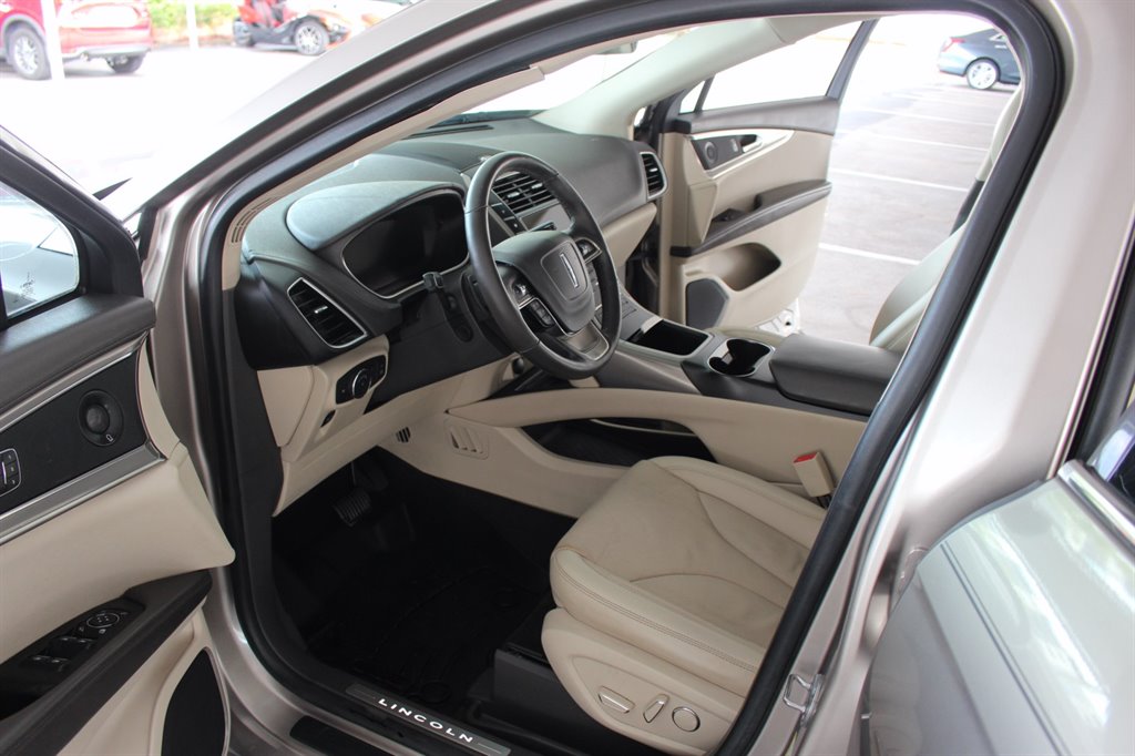 2019 Lincoln Nautilus - $15,995