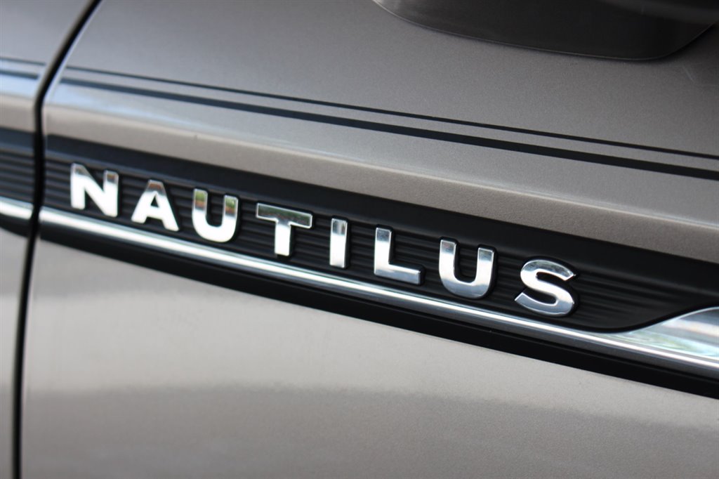 2019 Lincoln Nautilus - $15,995