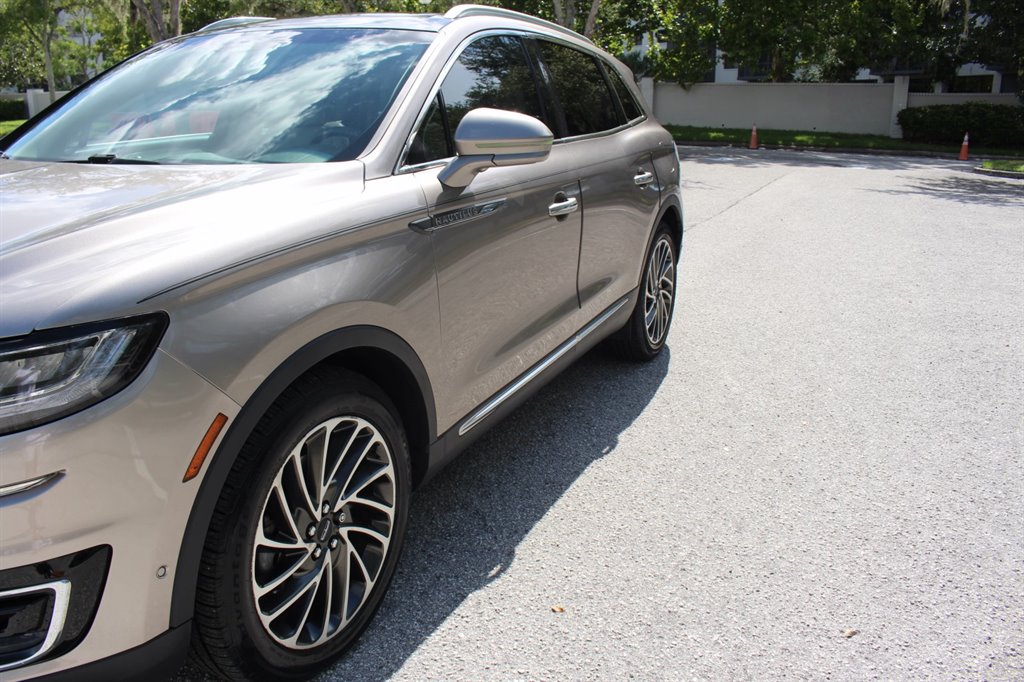 2019 Lincoln Nautilus - $15,995