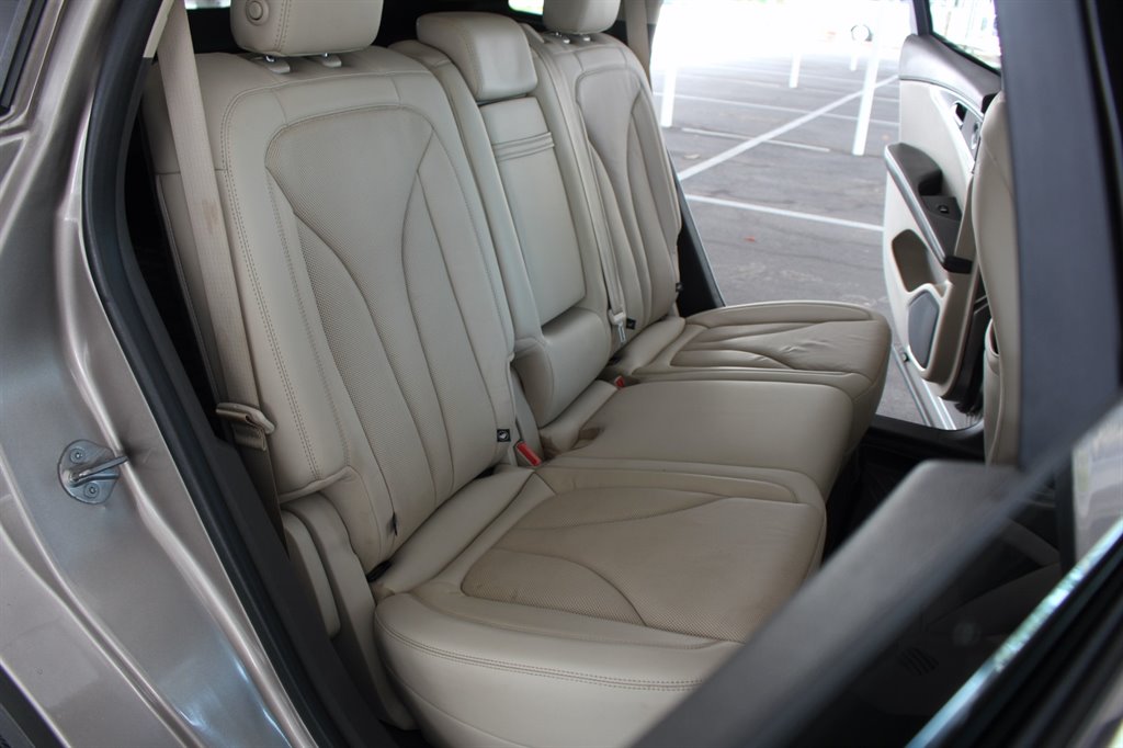 2019 Lincoln Nautilus - $15,995