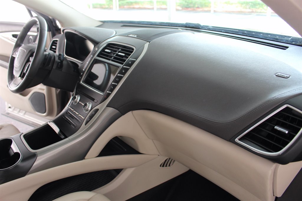 2019 Lincoln Nautilus - $15,995