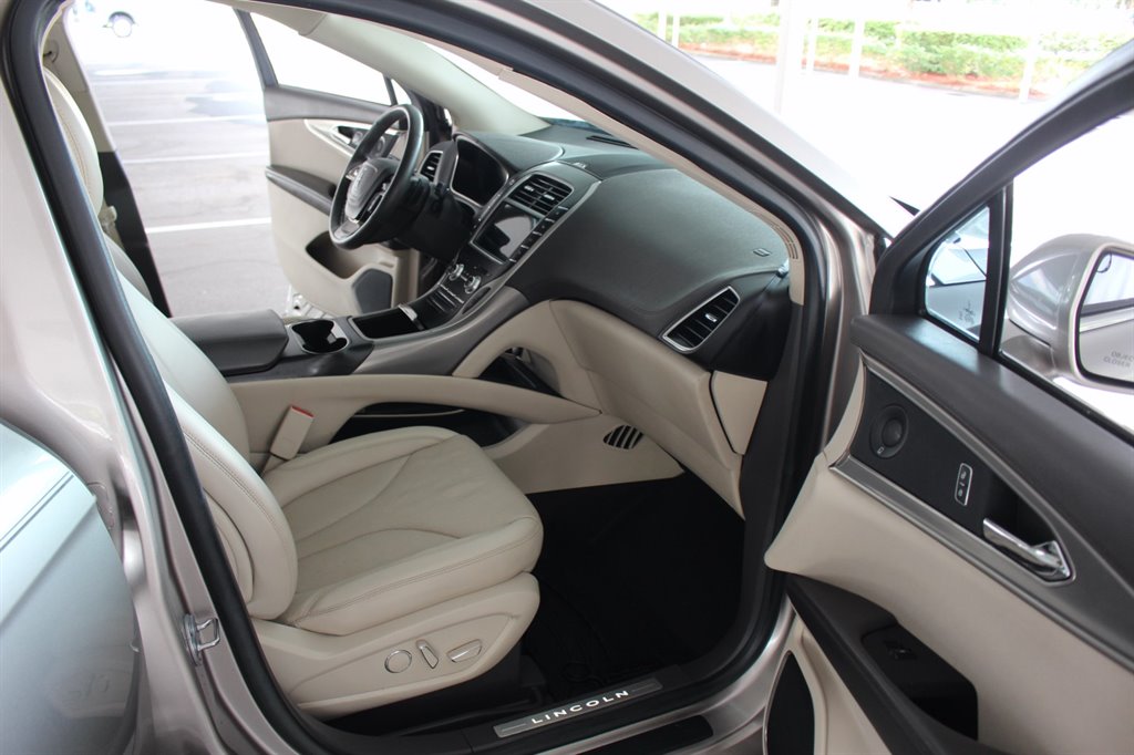 2019 Lincoln Nautilus - $15,995