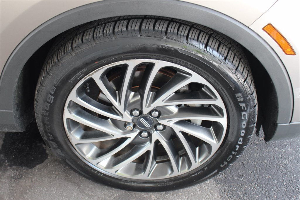 2019 Lincoln Nautilus - $15,995