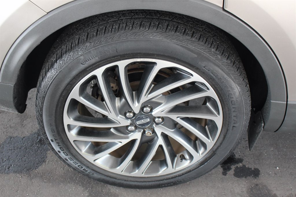 2019 Lincoln Nautilus - $15,995