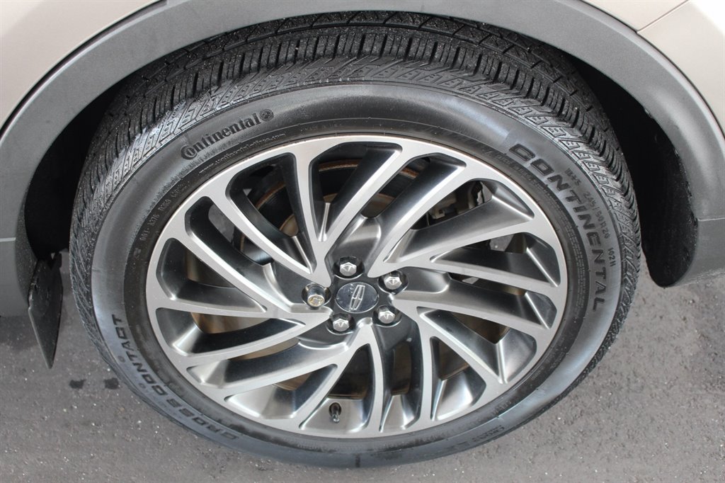 2019 Lincoln Nautilus - $15,995