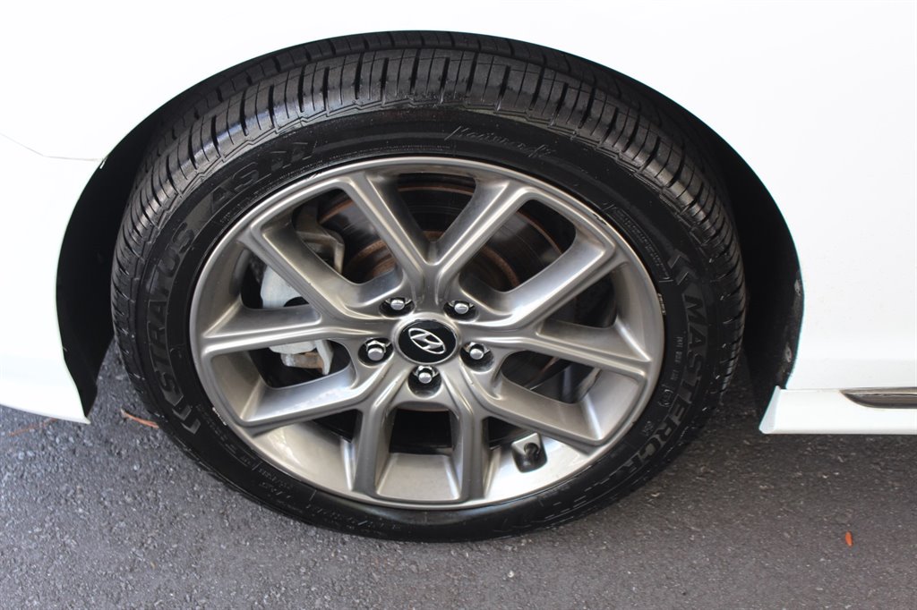 2018 Hyundai Sonata - $10,995