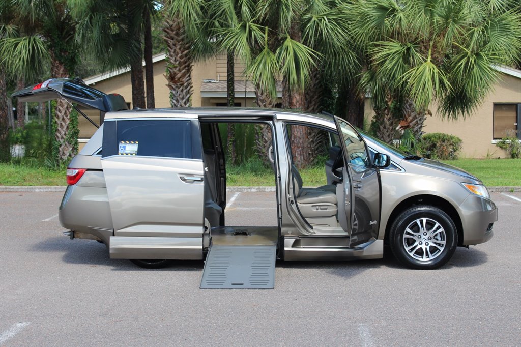 2011 Honda Odyssey - $21,995