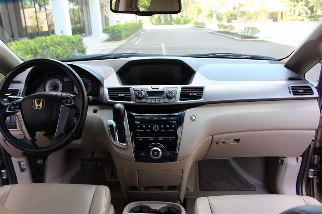 2011 Honda Odyssey - $21,995