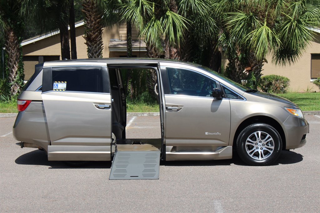 2011 Honda Odyssey - $21,995