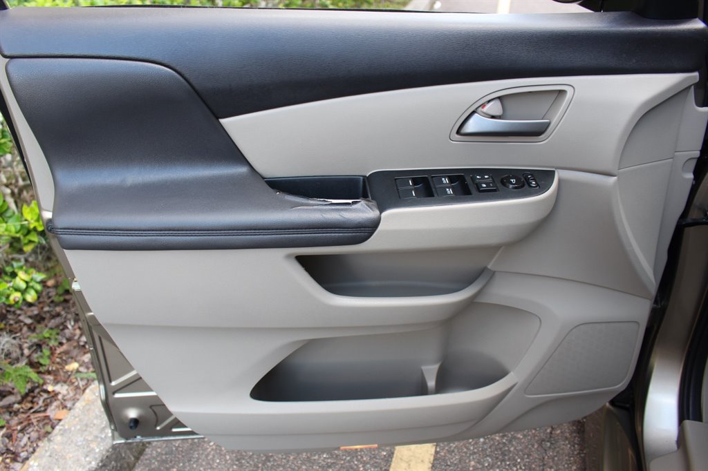 2011 Honda Odyssey - $21,995