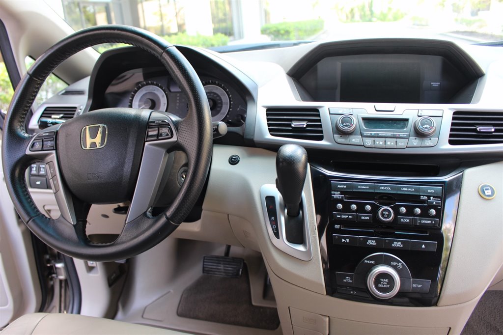 2011 Honda Odyssey - $21,995