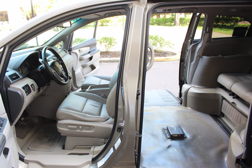 2011 Honda Odyssey - $21,995