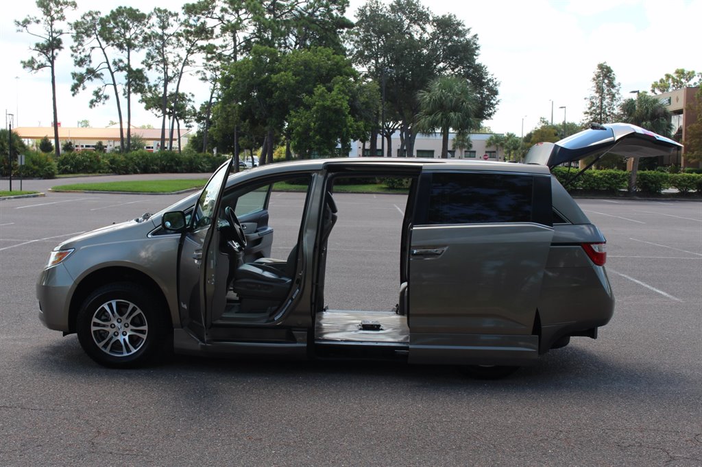 2011 Honda Odyssey - $21,995