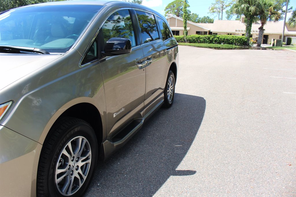 2011 Honda Odyssey - $21,995