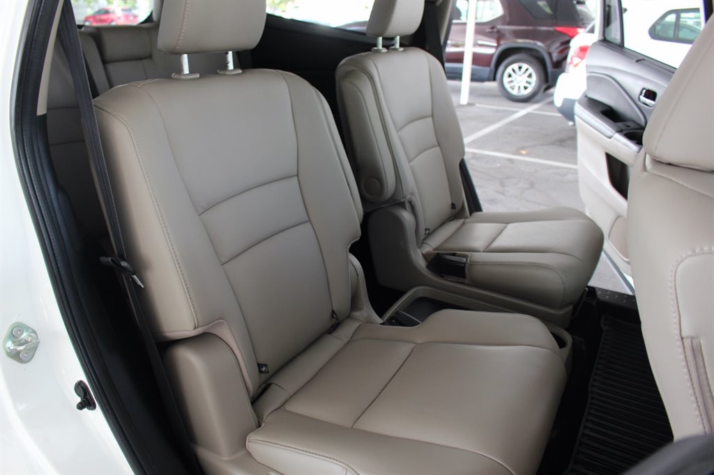 2019 Honda Pilot - $18,995