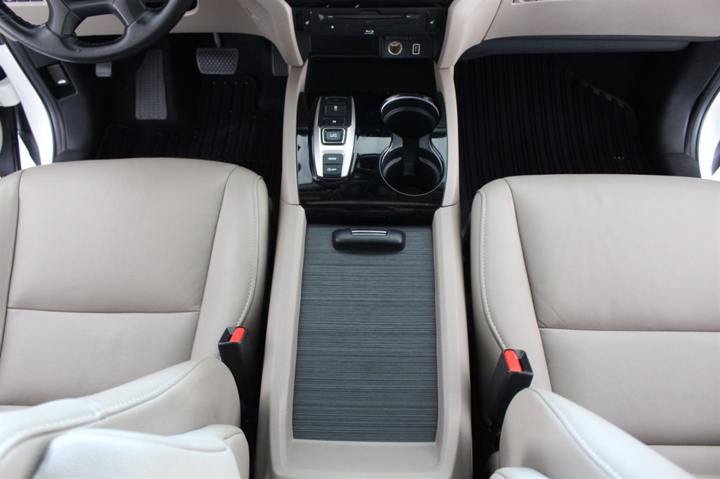 2019 Honda Pilot - $18,995