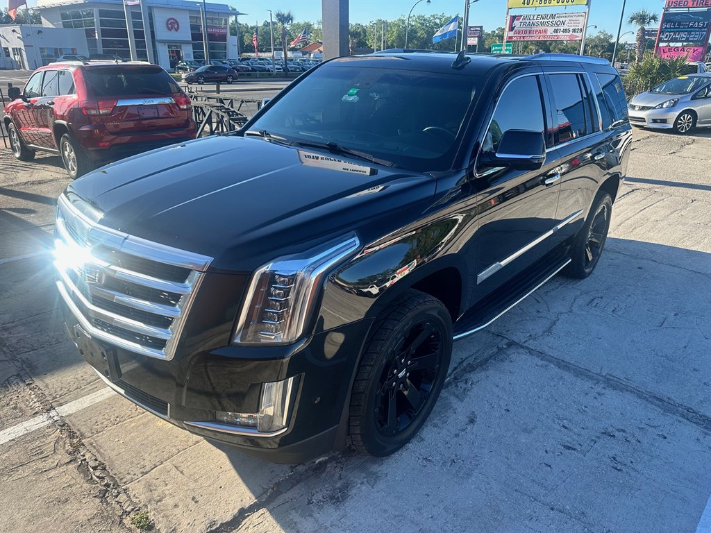 2017 Cadillac Escalade Luxury photo