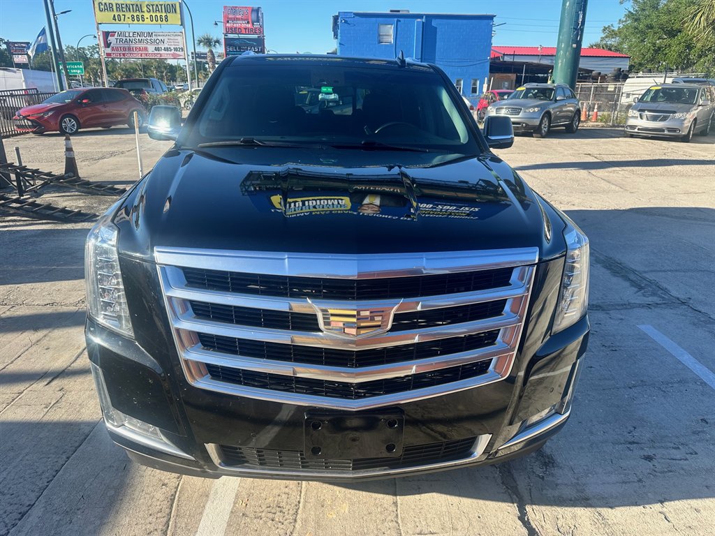 2017 Cadillac Escalade Luxury photo