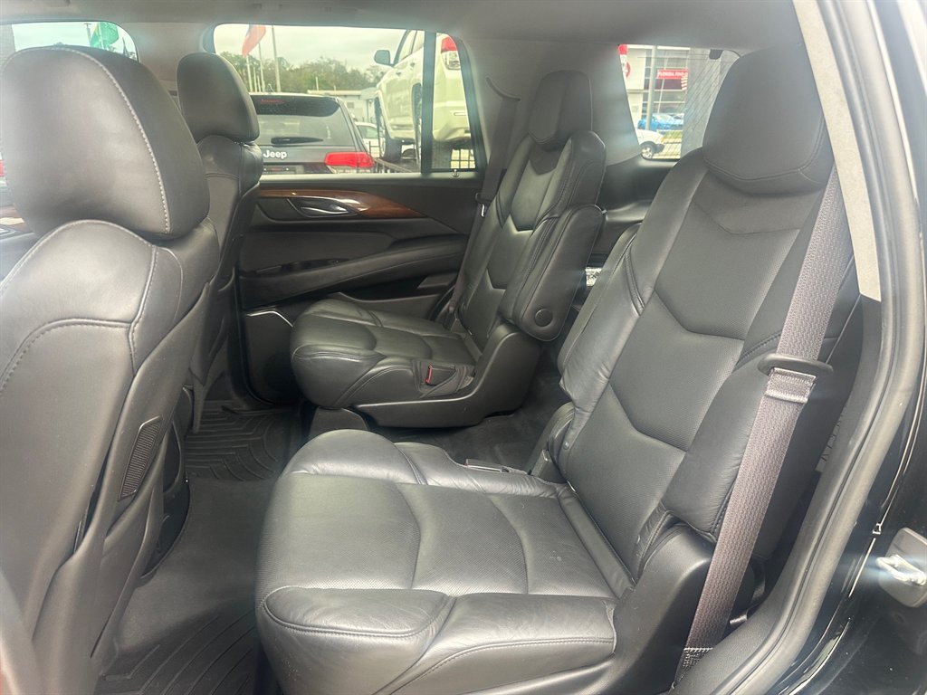 2017 Cadillac Escalade Luxury photo