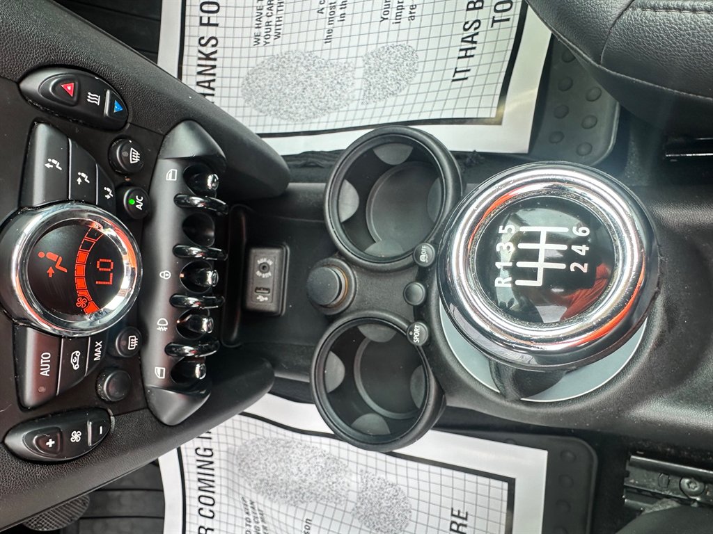 2013 MINI Cooper photo