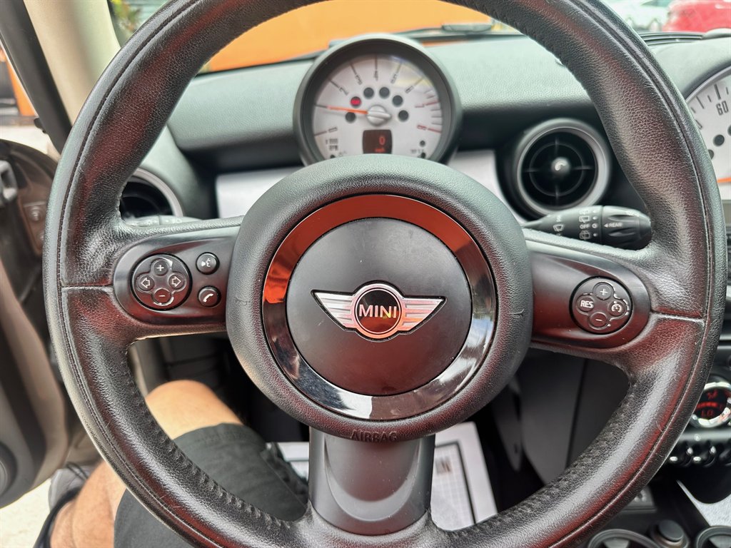 2013 MINI Cooper photo