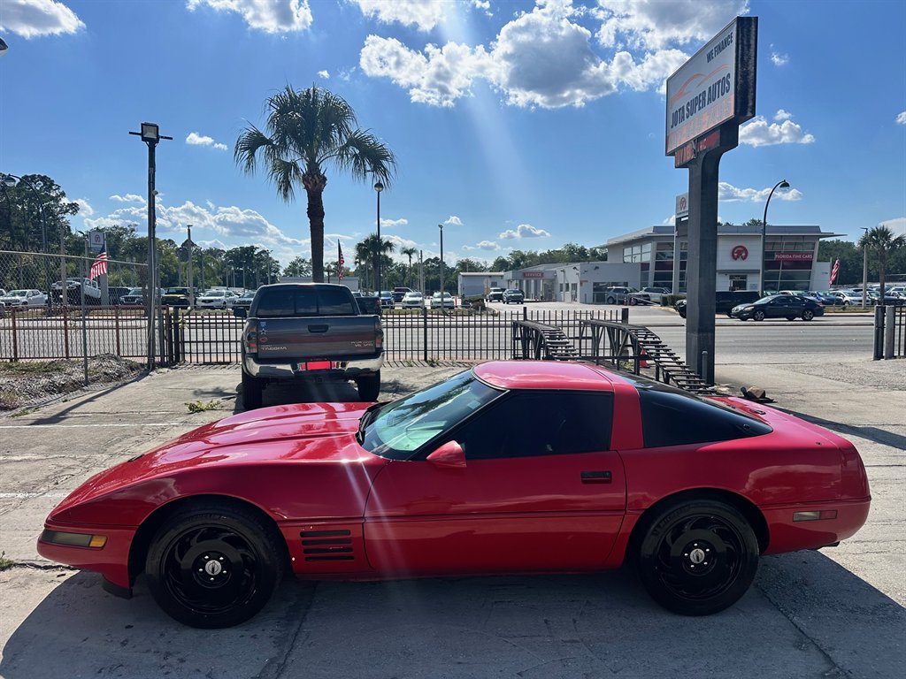 1992 Chevrolet Corvette - $7,995