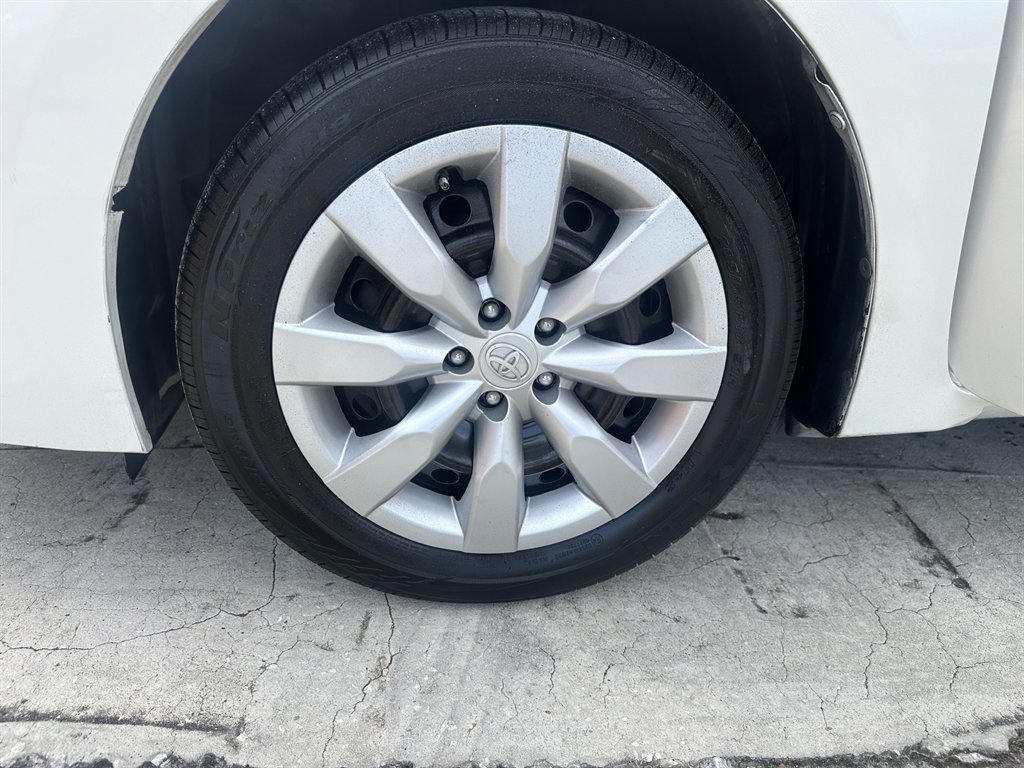 2017 Toyota Corolla - $10,495