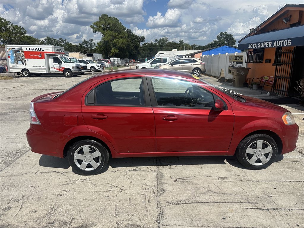 2011 Chevrolet Aveo - $3,495